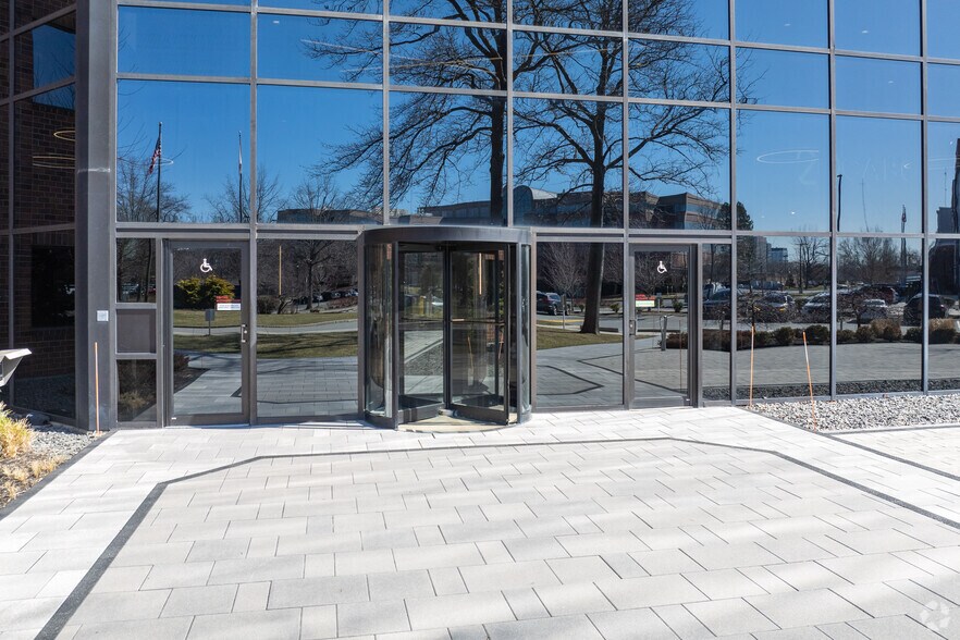 More Photos Of 20 Cabot Rd, Medford Office For Lease