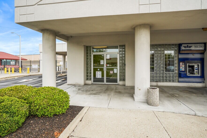 More Photos Of 4000 E Broad St, Whitehall Convenience Store For Sale