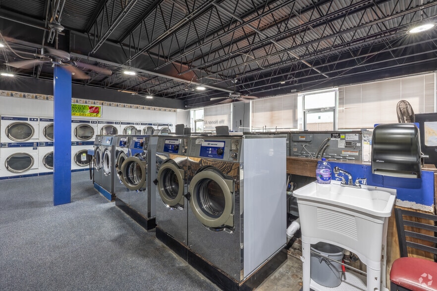 More Photos Of 5825 Jackman Rd, Toledo Freestanding For Sale