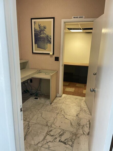 More Photos Of 900 Pembroke Rd, Hallandale Manufacturing For Lease