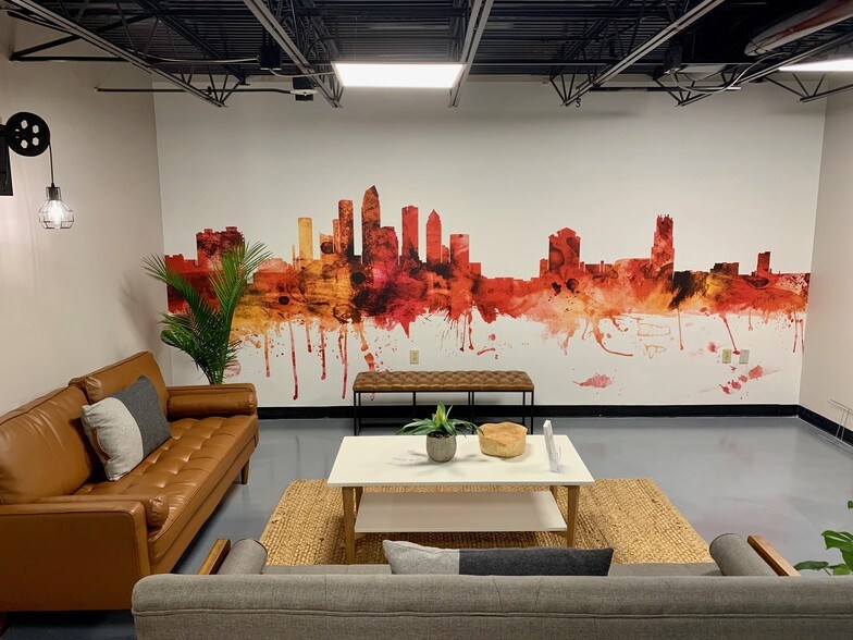 More Photos Of 1529 W North A St, Tampa Coworking Space