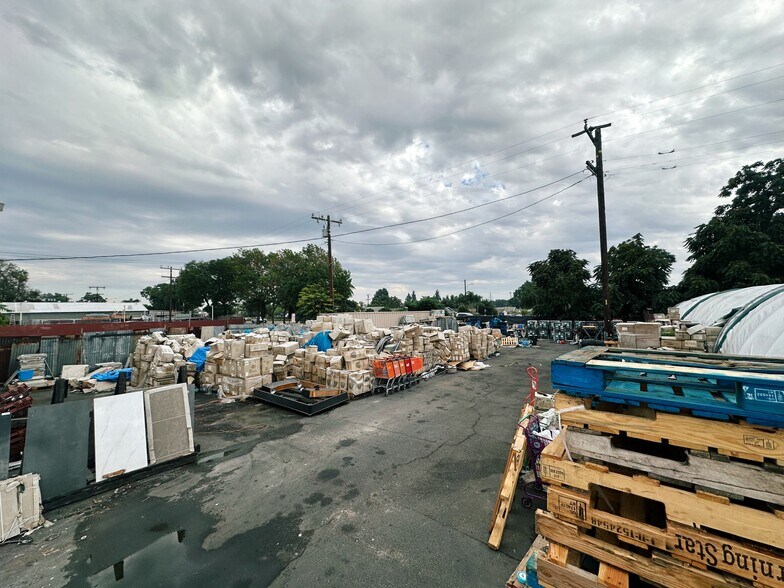 More Photos Of 764 E California St, Ontario Warehouse For Lease