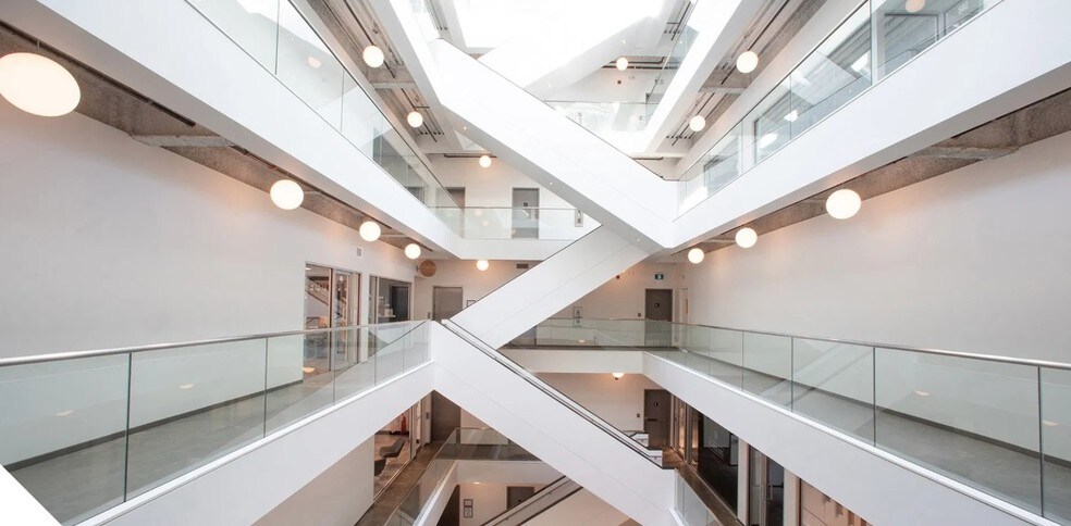 More Photos Of 460 Doyle Ave, Kelowna Office For Sale