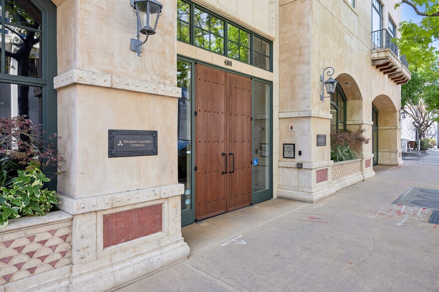 More Photos Of 499 University St, Palo Alto Office For Lease
