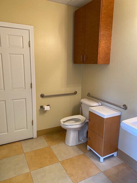 More Photos Of 90 Executive Dr, Carmel Office For Lease