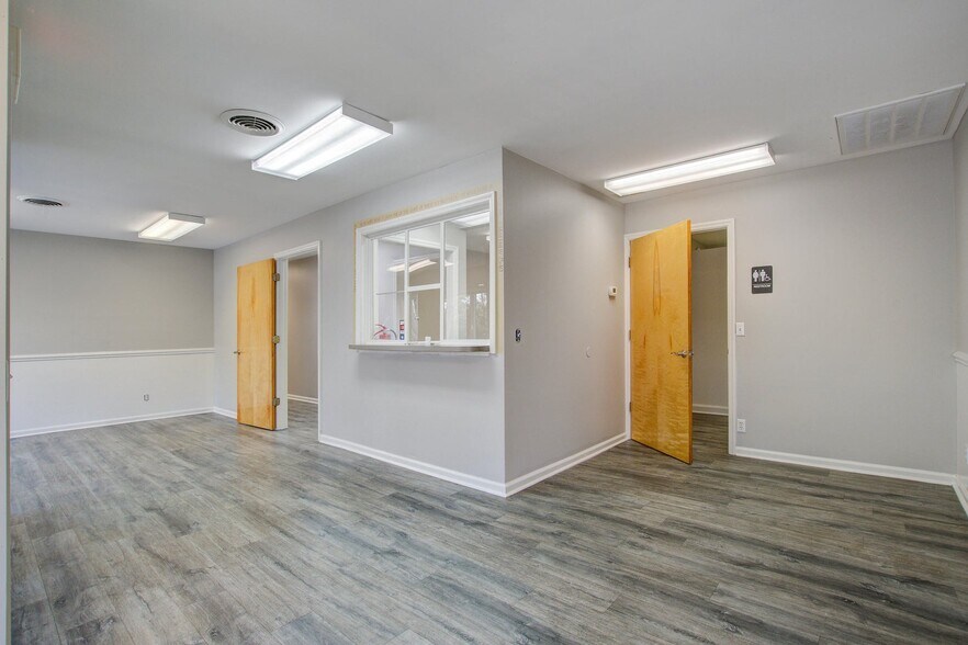 More Photos Of 137 Cedar Dr, Saint Stephen Office For Sale
