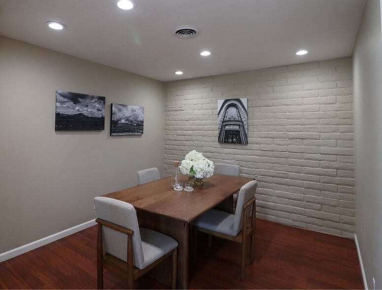 More Photos Of 501 E Washington St, Petaluma Office For Sale