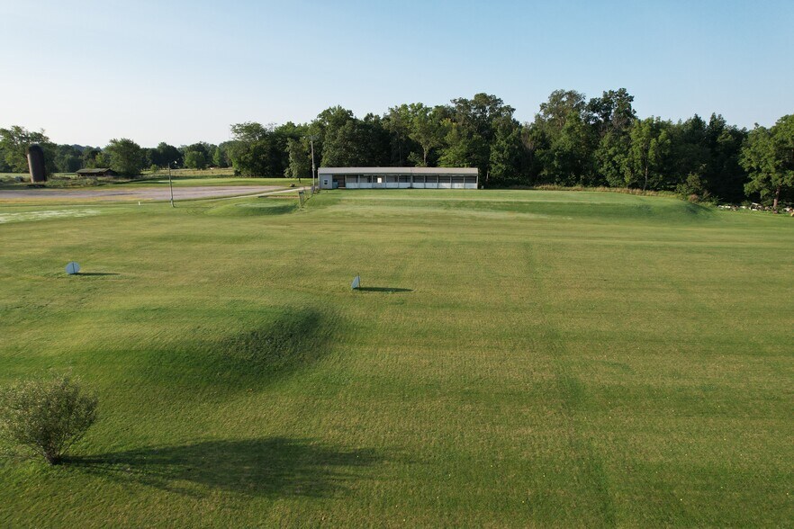 More Photos Of 7453 400 S, Marion Sports And Entertainment For Sale