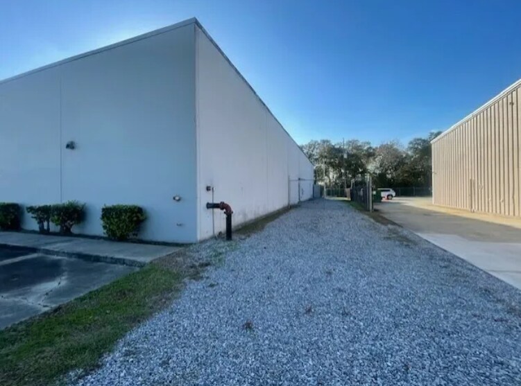 More Photos Of 4120-4126 Poche Ct W, New Orleans Warehouse For Sale