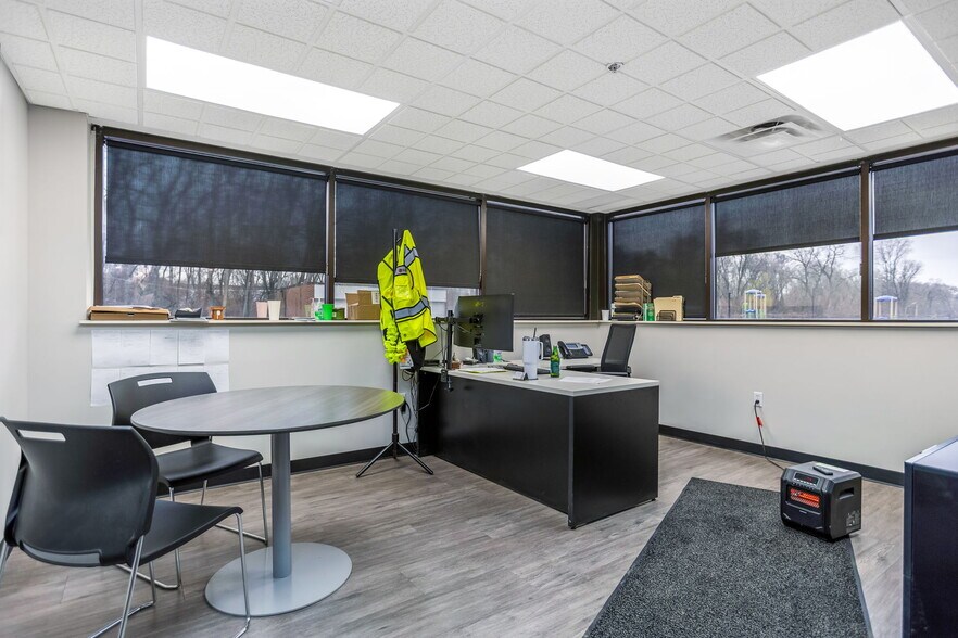 More Photos Of 808 Rhoads Ave, Columbus Warehouse For Sale