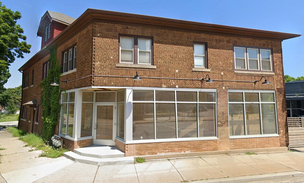 Primary Photo Of 4842 W Lisbon Ave, Milwaukee Storefront Retail Residential For Sale