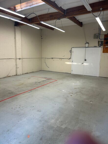 More Photos Of 6 Commercial Blvd, Novato Industrial For Lease