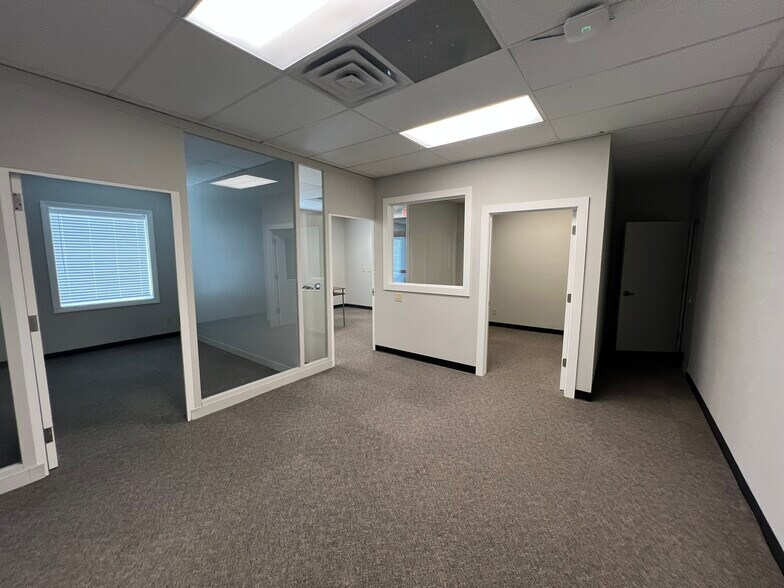 More Photos Of 117 Parkwood St, Lowell Office For Sale