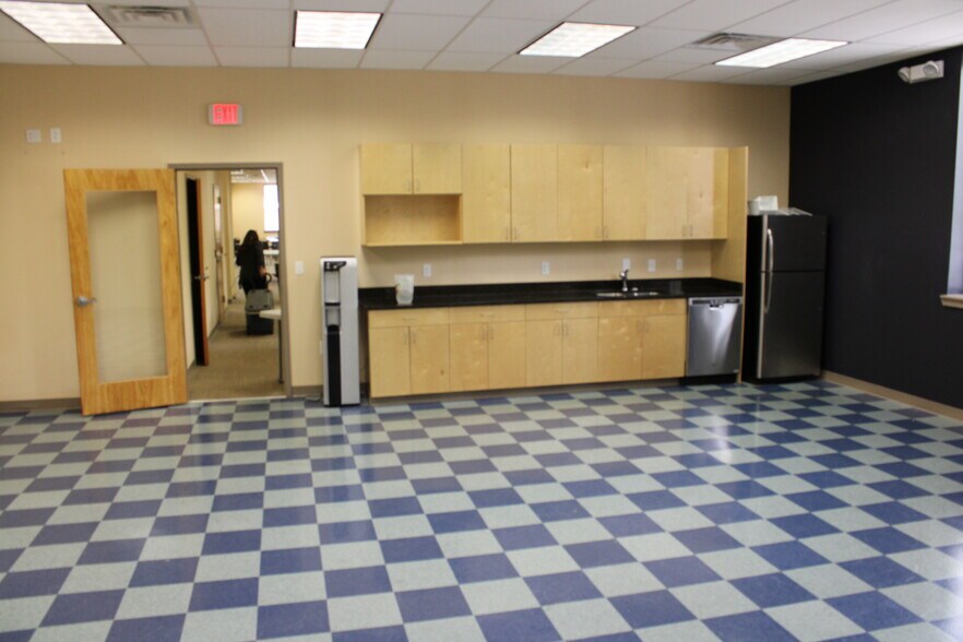 More Photos Of 1229 S Military Hwy, Chesapeake Office For Lease