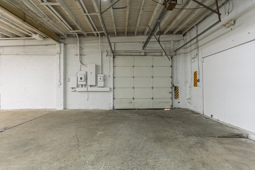 More Photos Of 500 Pine St, Holmes Unknown For Lease