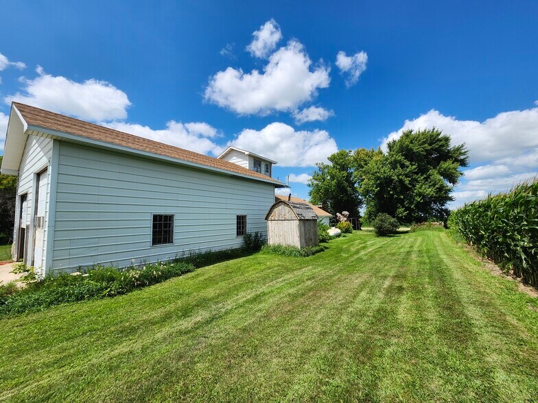 More Photos Of 17069 400th St, Leland Contractor Storage Yard For Sale