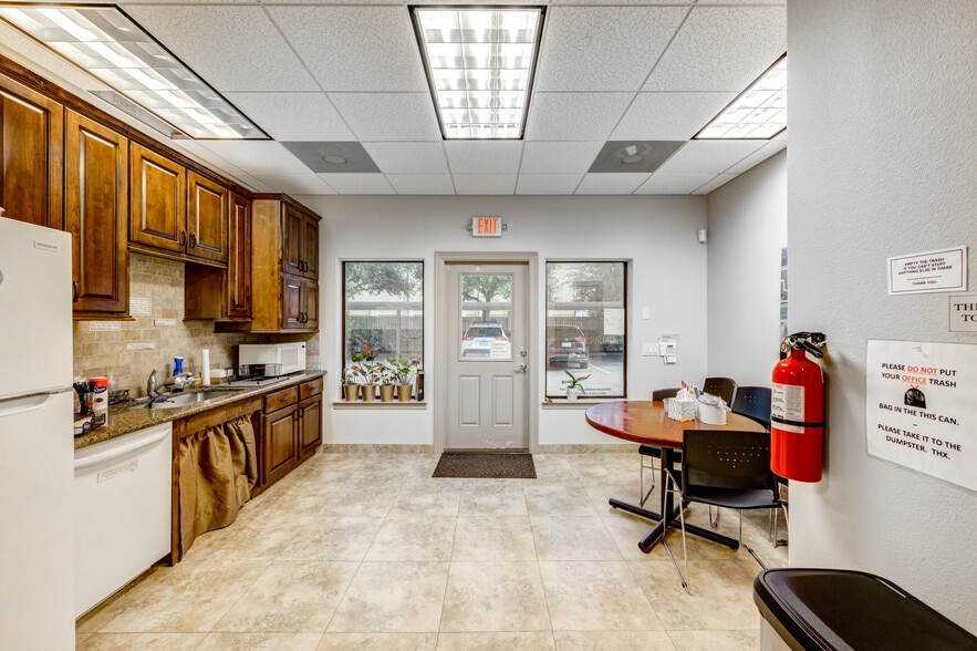 More Photos Of 21815 Oak Park Trails Dr, Katy Medical For Sale