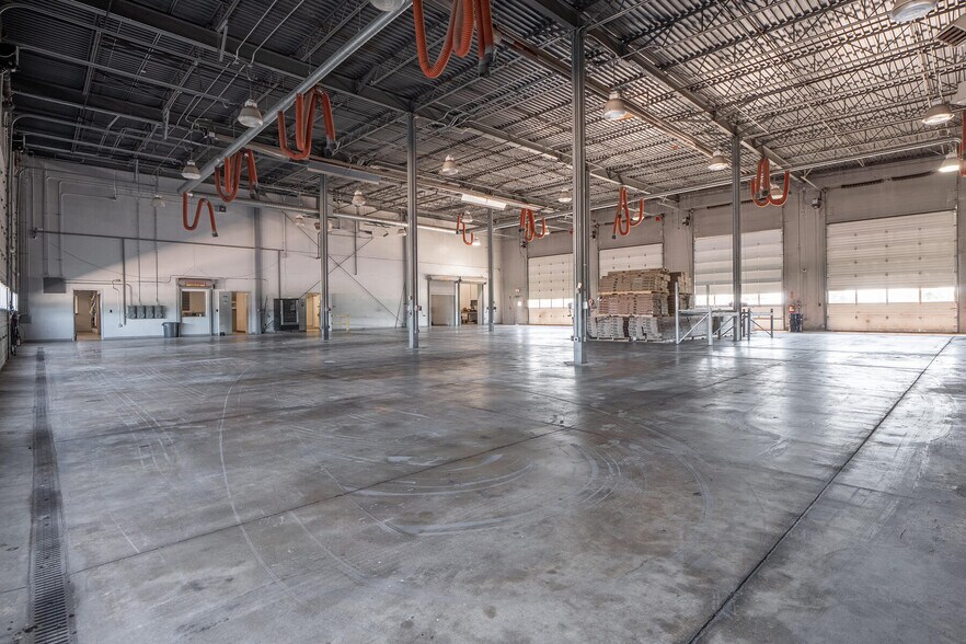 More Photos Of 1116 W County Road 450 N, Brazil Truck Terminal For Lease