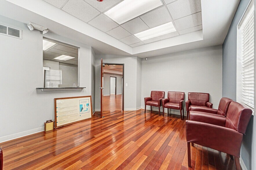 More Photos Of 2950 Crooks Rd, Rochester Hills Healthcare For Lease