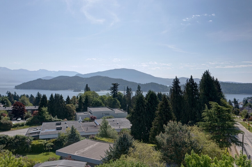 More Photos Of 771 Gibsons Way, Gibsons Storefront For Sale