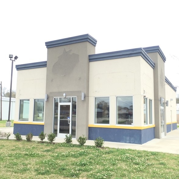 More Photos Of 1504 Ruth St, Sulphur Fast Food For Sale