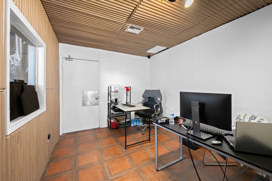 More Photos Of 724-732 NW 8th Ave ave, Fort Lauderdale Industrial For Sale