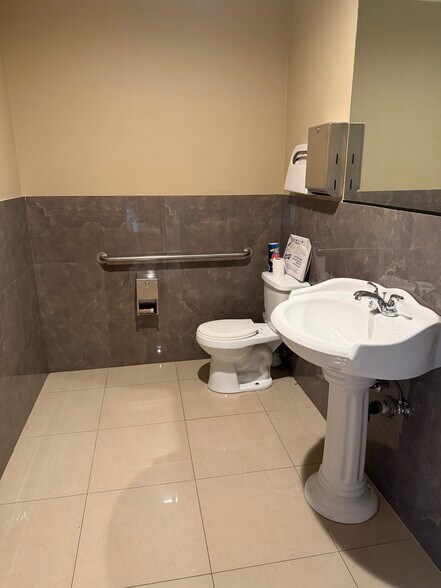 More Photos Of 301-311 W Civic Center Dr, Santa Ana Office For Lease