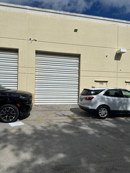 More Photos Of 1747-1781 Banks Rd, Margate Flex For Lease