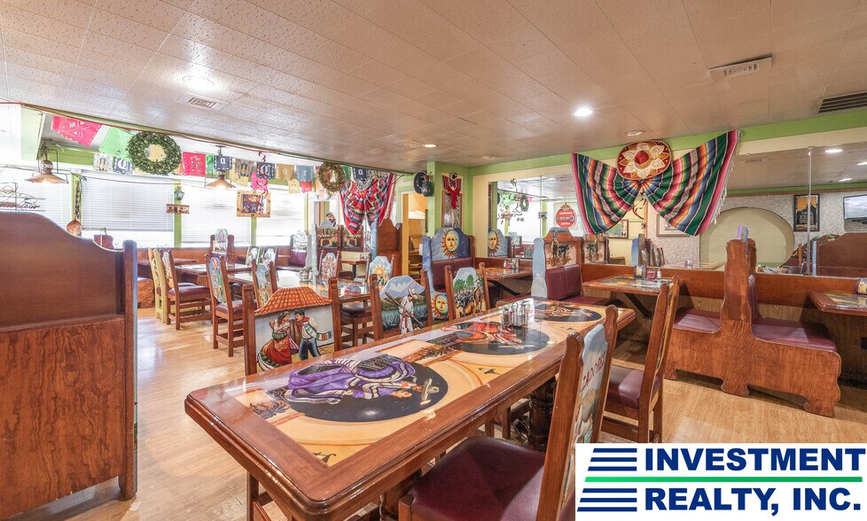 More Photos Of 121 Howard Johnson, Rolla Restaurant For Sale