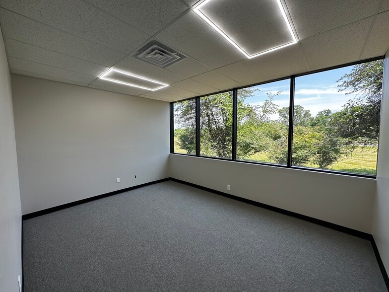 More Photos Of 1708 Prairie View Rd, Platte City Medical For Lease