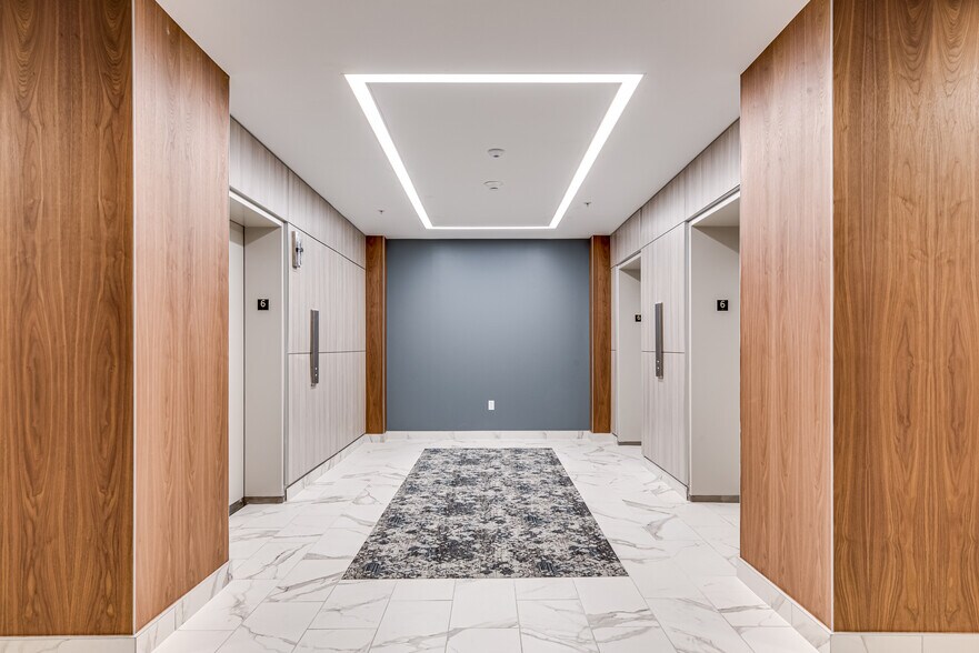 More Photos Of 100 N Laura St, Jacksonville Office For Lease