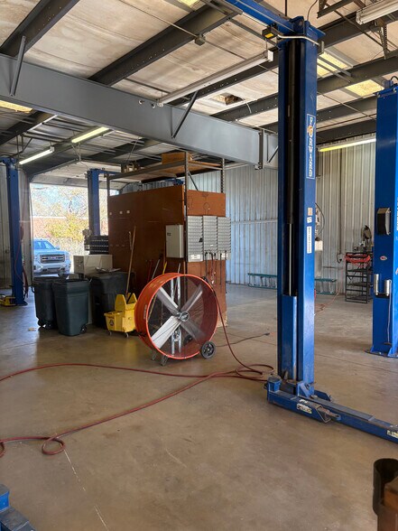 More Photos Of 3110 S Broadway St, Wichita Auto Dealership For Sale