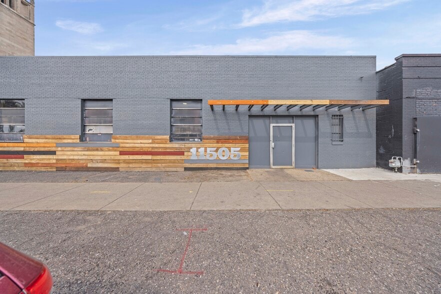 More Photos Of 11505 Livernois Ave, Detroit Industrial For Sale