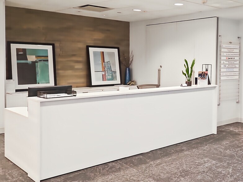 More Photos Of 1 Bridge Plz N, Fort Lee Coworking Space