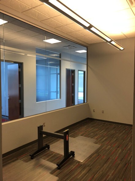 More Photos Of 9038 Camden Field Pky, Riverview Flex For Lease