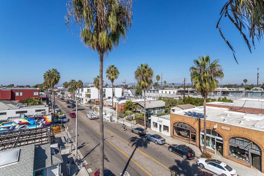 More Photos Of 1212 Abbot Kinney Blvd, Venice Loft Creative Space For Lease