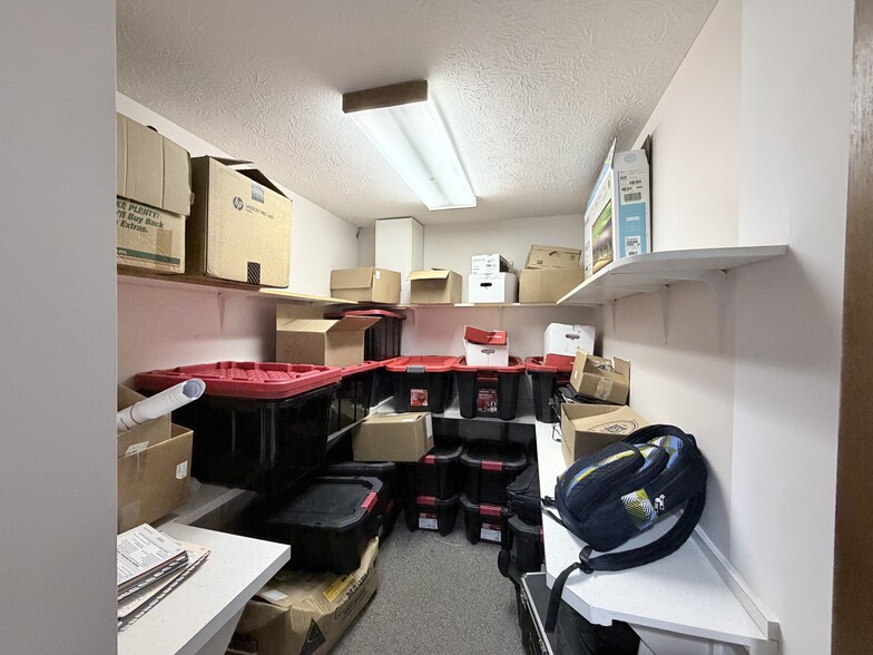 More Photos Of 4803 W 71st St, Indianapolis Medical For Sale