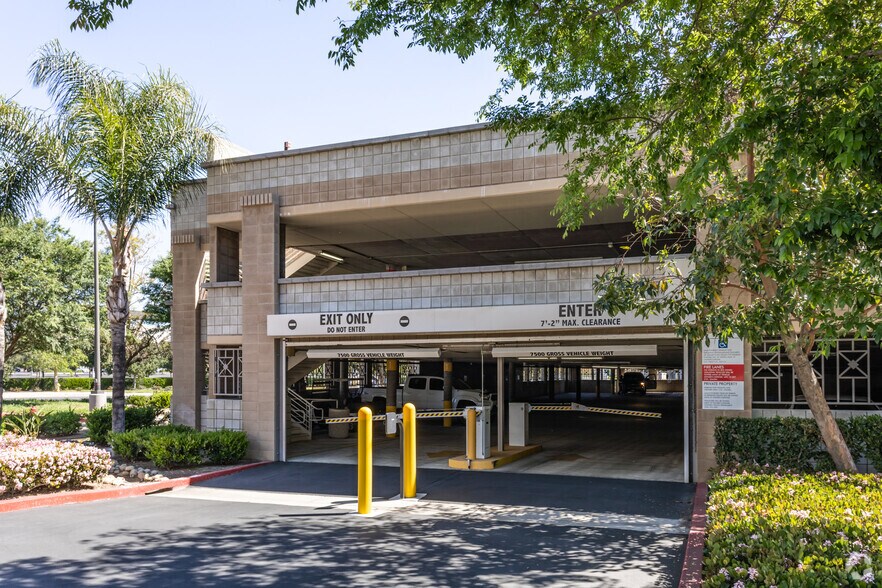 More Photos Of 3800 Concours, Ontario Office For Lease