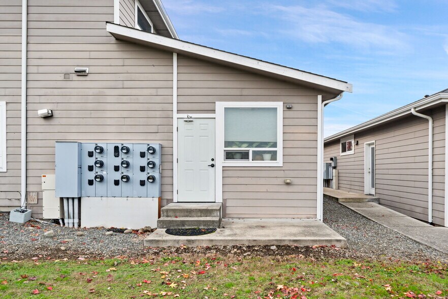 More Photos Of 538 N 5th Ave, Sequim Medical For Sale