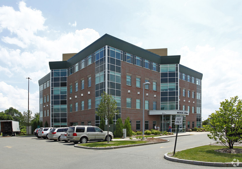 More Photos Of 60 Commercial St, Concord Medical For Lease