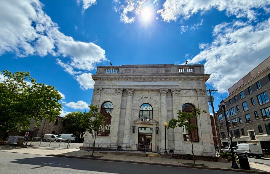 More Photos Of 133 N Main St, Port Chester Freestanding For Lease