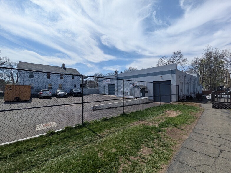 More Photos Of 46 Clinton Ave, New Haven Warehouse For Sale