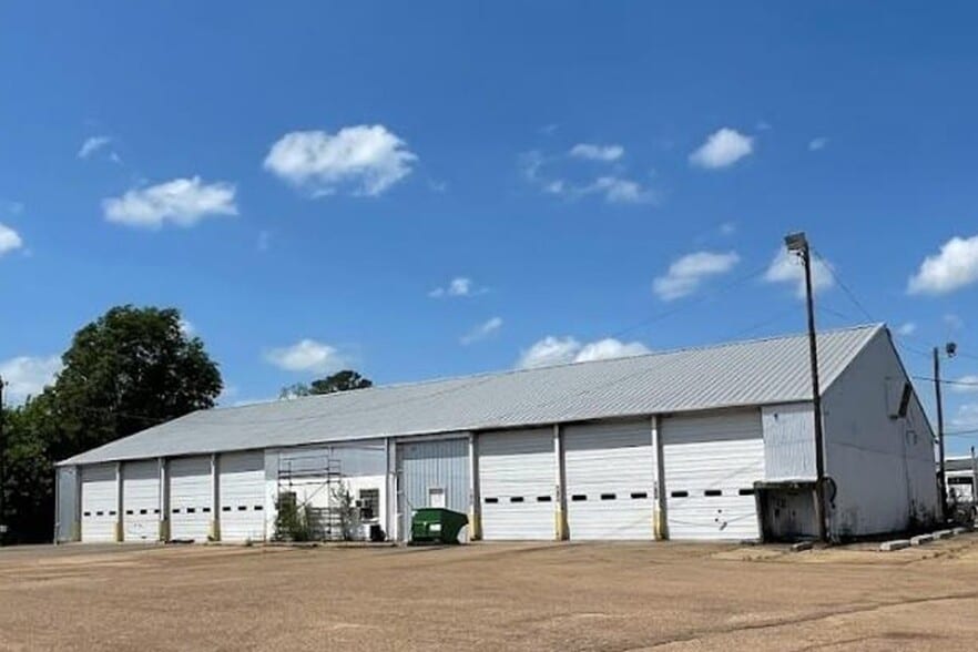 More Photos Of 1651 Kerr Dr, Jackson Unknown For Lease