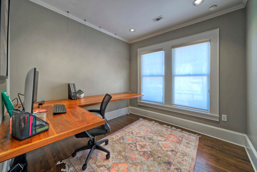 More Photos Of 4524 Burnet Rd, Austin Office For Sale