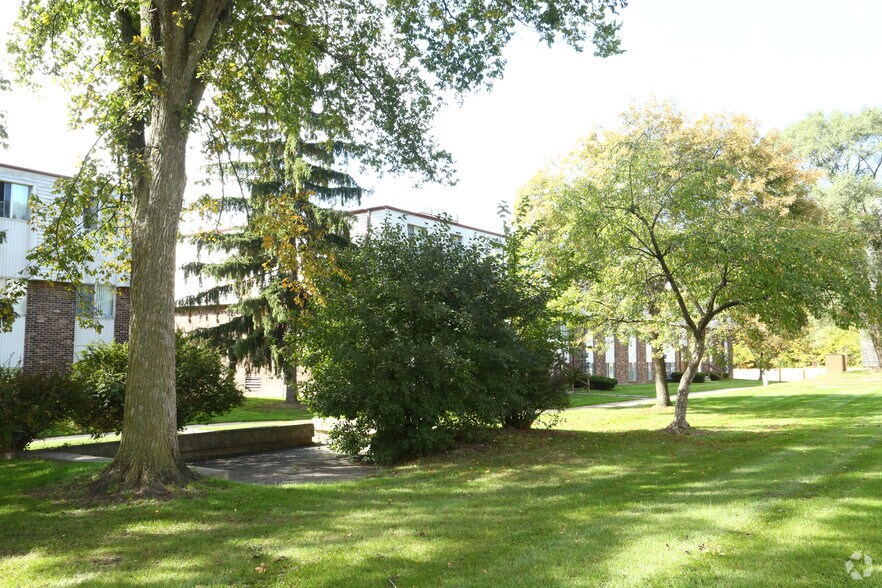 More Photos Of 831 Green Rd, Ypsilanti Apartments For Sale