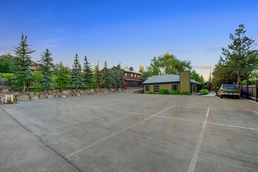 More Photos Of 5373 Highway 224, Park City Medical For Sale