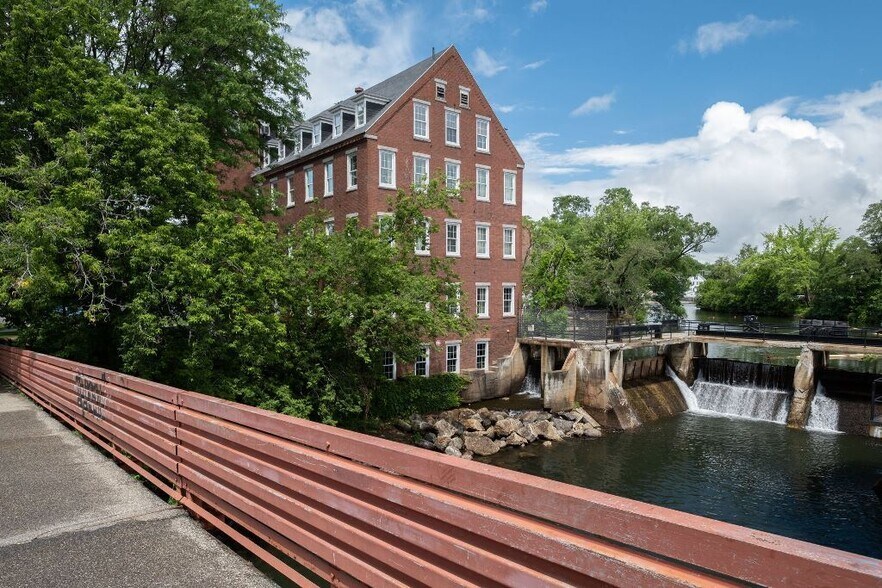 More Photos Of 1 Mill Plz, Laconia Office For Sale