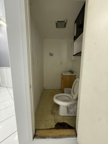 More Photos Of 5197 Alhambra Ave, Los Angeles General Retail For Lease