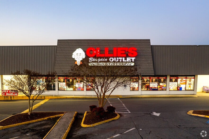 More Photos Of 1403-1493 E Franklin Blvd, Gastonia Unknown For Lease