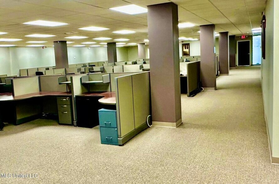 More Photos Of 277 E Pearl St, Jackson Office For Sale